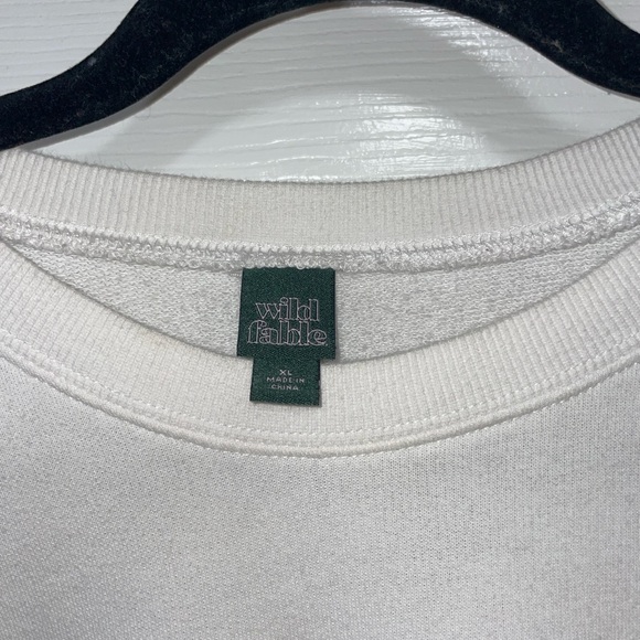 Wild Fable Amalfi Lemon Coast
Graphic Cotton Blend White Oversized
Sweatshirt - Picture 2 of 3